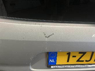 Peugeot 108 108 Hatchback 1.0 12V (1KRFE(CFB)) [51kW]  (05-2014/...) picture 12