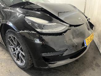 Tesla Model 3 Model 3 Sedan Long Range 72kWh (3D6) [192kW]  (01-2017/...) picture 9