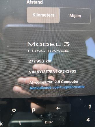 Tesla Model 3 Model 3 Sedan Long Range 72kWh (3D6) [192kW]  (01-2017/...) picture 2
