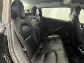 Tesla Model 3 Model 3 Sedan Long Range 72kWh (3D6) [192kW]  (01-2017/...) picture 20