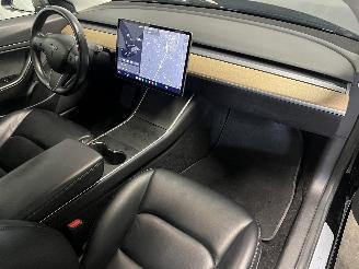 Tesla Model 3 Model 3 Sedan Long Range 72kWh (3D6) [192kW]  (01-2017/...) picture 19