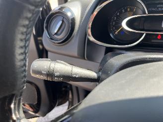 Renault Clio Clio IV Estate/Grandtour (7R) Combi 5-drs 0.9 Energy TCE 90 12V (H4B-4=
12(H4B-G4)) [66kW]  (01-2013/08-2021) picture 24