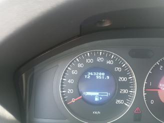 Volvo V-70 V70 (BW) Combi 2.4 D 20V (D5244T19) [120kW]  (04-2007/12-2010) picture 2
