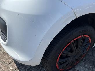 Renault Twingo Twingo III (AH) Hatchback 5-drs 1.0 SCe 70 12V (H4D-400(H4D-A4)) [52kW=
]  (09-2014/04-2019) picture 9