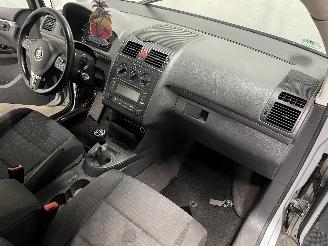 Volkswagen Touran Touran (1T1/T2) MPV 1.9 TDI 100 (AVQ) [74kW]  (02-2003/05-2004) picture 12