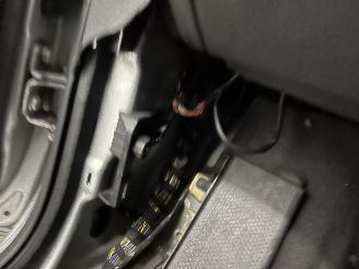 Volkswagen Touran Touran (1T1/T2) MPV 1.9 TDI 100 (AVQ) [74kW]  (02-2003/05-2004) picture 11