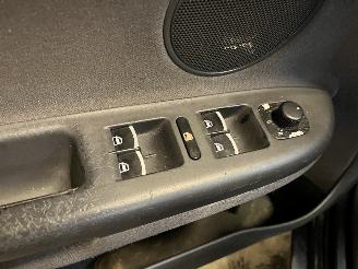 Volkswagen Golf Golf Plus (5M1/1KP) MPV 1.6 FSI 16V (BLF(Euro 4)) [85kW]  (12-2004/05-=
2008) picture 13