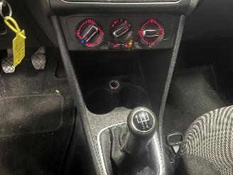 Volkswagen Polo Polo V (6R) Hatchback 1.2 12V BlueMotion Technology (CGPA(Euro 5)) [51=
kW]  (06-2009/05-2014) picture 15