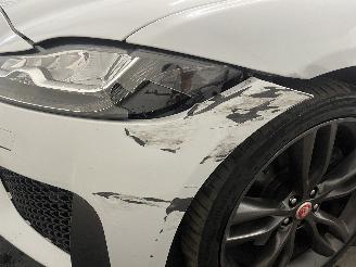 Jaguar XF XF Sportbrake Combi 2.0 P300 Turbo 16V AWD (PT204(AJ20P4)) [221kW]  (0=
8-2018/...) picture 17