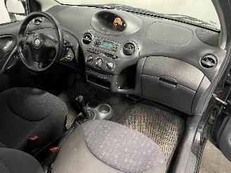 Toyota Yaris Yaris (P1) Hatchback 1.5 T Sport 16V VVT-i (1NZFE) [78kW]  (04-2001/09=
-2005) picture 19