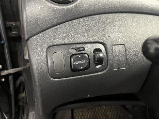 Toyota Yaris Yaris (P1) Hatchback 1.5 T Sport 16V VVT-i (1NZFE) [78kW]  (04-2001/09=
-2005) picture 27