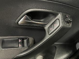 Volkswagen Polo Polo V (6R) Hatchback 1.2 TDI 12V BlueMotion (CFWA(Euro 5)) [55kW]  (1=
0-2009/05-2014) picture 24
