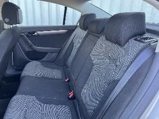 Volkswagen Passat Passat (362) Sedan 1.6 TDI 16V Bluemotion (CAYC(Euro 5)) [77kW]  (08-2=
010/12-2014) picture 18