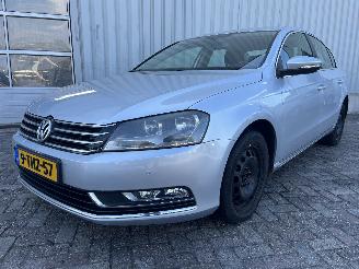 Volkswagen Passat Passat (362) Sedan 1.6 TDI 16V Bluemotion (CAYC(Euro 5)) [77kW]  (08-2=
010/12-2014) picture 3