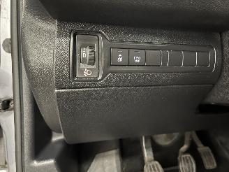 Peugeot 308 308 SW (L4/L9/LC/LJ/LR) Combi 5-drs 1.6 BlueHDi 120 (DV6FC(BHZ)) [88kW=
]  (03-2014/12-2021) picture 22