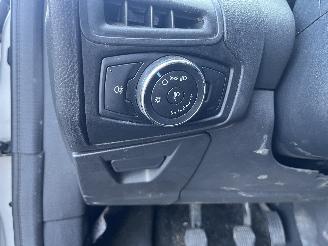 Ford Focus Focus 3 Wagon Combi 1.0 Ti-VCT EcoBoost 12V 100 (M2DA(Euro 5)) [74kW] =
 (02-2012/05-2018) picture 24