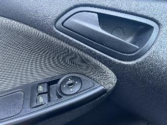 Ford Focus Focus 3 Wagon Combi 1.0 Ti-VCT EcoBoost 12V 100 (M2DA(Euro 5)) [74kW] =
 (02-2012/05-2018) picture 25