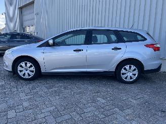 Ford Focus Focus 3 Wagon Combi 1.0 Ti-VCT EcoBoost 12V 100 (M2DA(Euro 5)) [74kW] =
 (02-2012/05-2018) picture 4