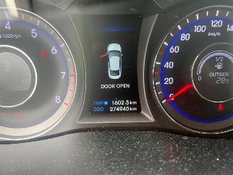 Hyundai I-40 i40 (VFA) Sedan 1.6 GDI 16V (G4FD(Euro 4)) [99kW]  (03-2012/05-2019) picture 2