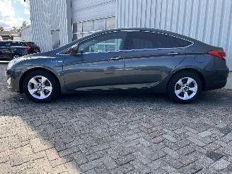Hyundai I-40 i40 (VFA) Sedan 1.6 GDI 16V (G4FD(Euro 4)) [99kW]  (03-2012/05-2019) picture 4