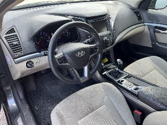 Hyundai I-40 i40 (VFA) Sedan 1.6 GDI 16V (G4FD(Euro 4)) [99kW]  (03-2012/05-2019) picture 15