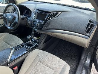 Hyundai I-40 i40 (VFA) Sedan 1.6 GDI 16V (G4FD(Euro 4)) [99kW]  (03-2012/05-2019) picture 13
