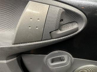 Toyota Aygo Aygo (B10) Hatchback 1.0 12V VVT-i (1KR-FE) [50kW]  (07-2005/05-2014) picture 17
