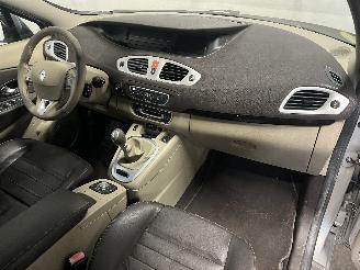 Renault Scenic Scénic III (JZ) MPV 1.9 dCi (F9Q-870(F9Q-N8)) [96kW]  (02-2009/01-20=
11) picture 15