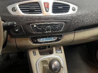 Renault Scenic Scénic III (JZ) MPV 1.9 dCi (F9Q-870(F9Q-N8)) [96kW]  (02-2009/01-20=
11) picture 20