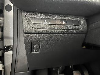 Peugeot 208 208 I (CA/CC/CK/CL) Hatchback 1.0 Vti 12V PureTech (EB0(ZMZ)) [50kW]  =
(03-2012/12-2019) picture 17