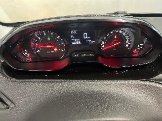 Peugeot 208 208 I (CA/CC/CK/CL) Hatchback 1.0 Vti 12V PureTech (EB0(ZMZ)) [50kW]  =
(03-2012/12-2019) picture 14
