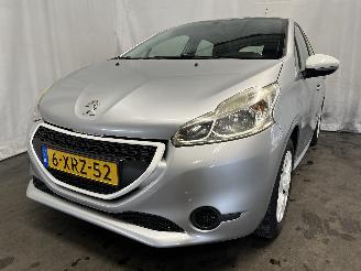 Schadeauto Peugeot 208 208 I (CA/CC/CK/CL) Hatchback 1.0 Vti 12V PureTech (EB0(ZMZ)) [50kW]  =
(03-2012/12-2019) 2014/10