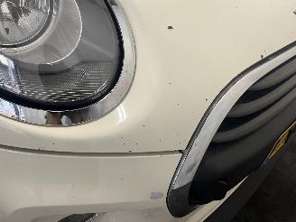 Mini Mini Mini (F56) Hatchback 3-drs 1.2 12V One (B38A12A) [75kW]  (04-2014/10-2=
017) picture 8