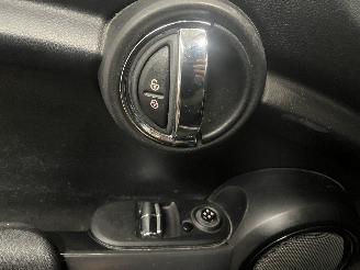Mini Mini Mini (F56) Hatchback 3-drs 1.2 12V One (B38A12A) [75kW]  (04-2014/10-2=
017) picture 24