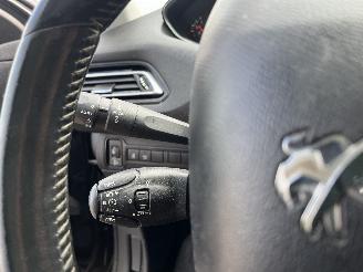 Peugeot 308 308 SW (L4/L9/LC/LJ/LR) Combi 5-drs 1.6 BlueHDi 120 (DV6FC(BHZ)) [88kW=
]  (03-2014/12-2021) picture 20