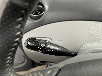 Toyota Yaris Yaris (P1) Hatchback 1.3 16V VVT-i (2NZFE) [63kW]  (08-1999/11-2005) picture 19