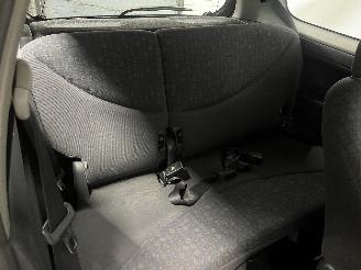 Toyota Yaris Yaris (P1) Hatchback 1.3 16V VVT-i (2SZFE) [63kW]  (08-1999/11-2005) picture 12