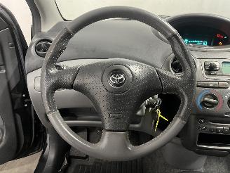 Toyota Yaris Yaris (P1) Hatchback 1.3 16V VVT-i (2SZFE) [63kW]  (08-1999/11-2005) picture 14