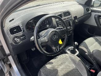 Volkswagen Polo Polo V (6R) Hatchback 1.6 TDI 16V 105 (CAYC(Euro 5)) [77kW]  (06-2009/=
08-2015) picture 16