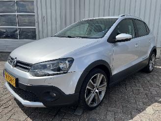 Volkswagen Polo Polo V (6R) Hatchback 1.6 TDI 16V 105 (CAYC(Euro 5)) [77kW]  (06-2009/=
08-2015) picture 3