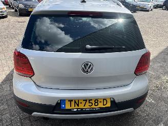 Volkswagen Polo Polo V (6R) Hatchback 1.6 TDI 16V 105 (CAYC(Euro 5)) [77kW]  (06-2009/=
08-2015) picture 5
