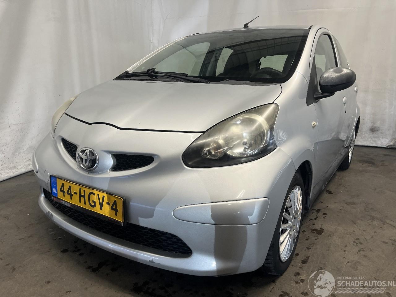 Toyota Aygo Aygo (B10) Hatchback 1.0 12V VVT-i (1KR-FE) [50kW]  (07-2005/05-2014)