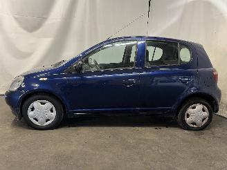 Toyota Yaris Yaris (P1) Hatchback 1.3 16V VVT-i (2SZFE) [64kW]  (04-2002/09-2005) picture 4