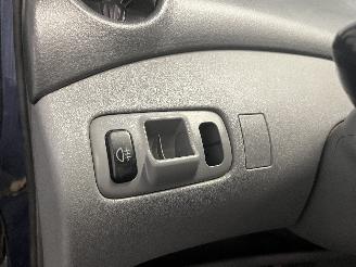Toyota Yaris Yaris (P1) Hatchback 1.3 16V VVT-i (2NZFE) [63kW]  (08-1999/11-2005) picture 24