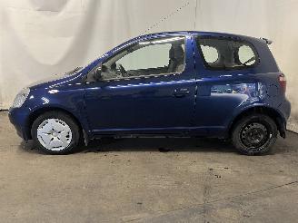 Toyota Yaris Yaris (P1) Hatchback 1.3 16V VVT-i (2NZFE) [63kW]  (08-1999/11-2005) picture 4