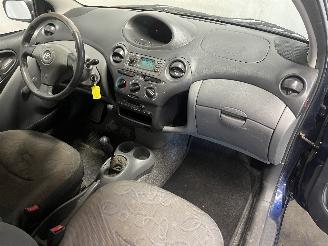 Toyota Yaris Yaris (P1) Hatchback 1.3 16V VVT-i (2NZFE) [63kW]  (08-1999/11-2005) picture 15