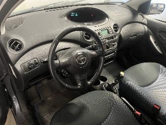 Toyota Yaris Yaris (P1) Hatchback 1.3 16V VVT-i (2SZFE) [64kW]  (04-2002/09-2005) picture 17