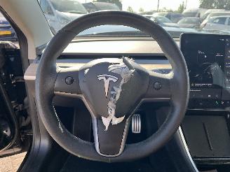 Tesla Model 3 Model 3 Sedan Long Range 75kWh (A0003K87Long Range 75kWh) [220kW]  (03=
-2019/...) picture 22