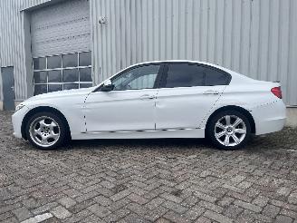 BMW 3-serie 3 serie (F30) Sedan 328i 2.0 16V (N20-B20A) [180kW]  (11-2011/10-2018)= picture 4