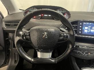 Peugeot 308 308 SW (L4/L9/LC/LJ/LR) Combi 5-drs 1.2 12V e-THP PureTech 130 (EB2DTS=
(HNY)) [96kW]  (03-2014/06-2021) picture 19